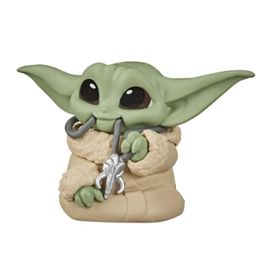 IN STOCK. Star Wars Bounty Series 2 Baby Yoda Mandalorian Necklace Figure