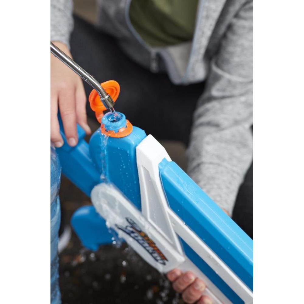 Nerf Super Soaker Twister Water Blaster, 2 Twisting Streams of Water, Pump to Fire, Outdoor Water-Blasting Fun