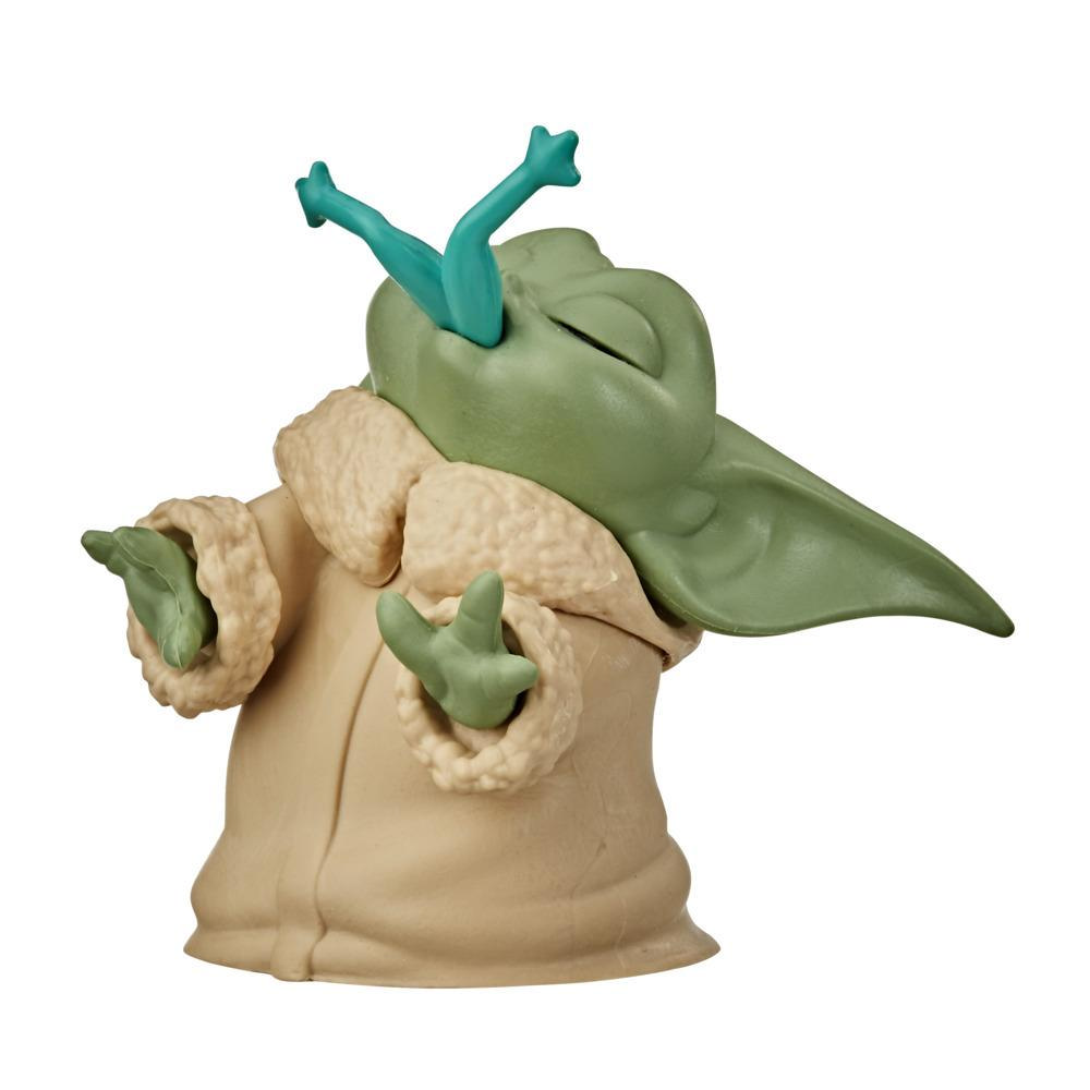 Star Wars The Bounty Collection The Child Collectible Toy 2.2-Inch The Mandalorian “Baby Yoda” Froggy Snack Pose Figure