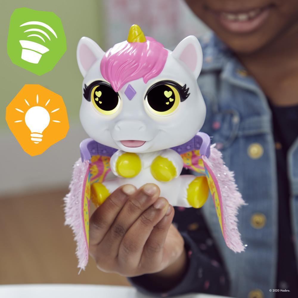 Ages 4 and up Details about   furReal Airina the Unicorn Color-Change Interactive Feeding Toy 